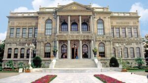 Dolmabahçe’yi Erdoğan’ın arkadaşı restore edecek