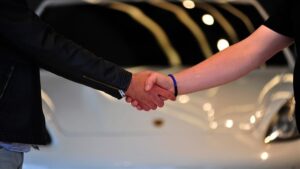 Sıfır araç alıcılarına indirim oyunu: Bu numaralara asla cevap vermeyin