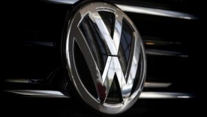 Volkswagen’e tarifelerden ağır darbe