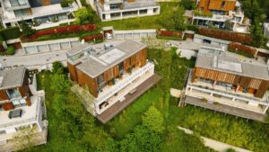 Ziraat Bankası’ndan ünlülerin sitesinde milyonluk villa satışı